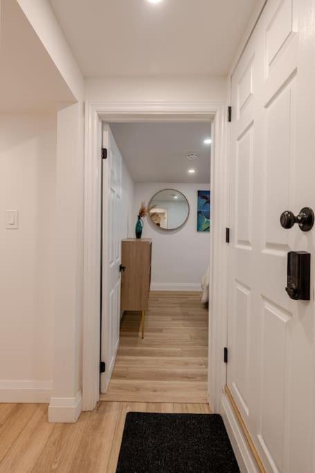 Luxury New Spacious - Country Hills, Apartment *